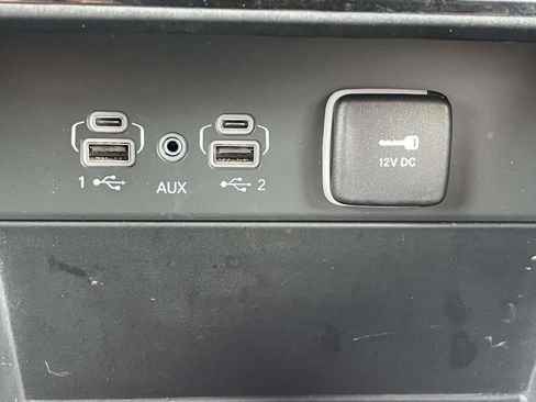 Used 2025 Jeep Grand Cherokee Limited AWD/4WD image 28