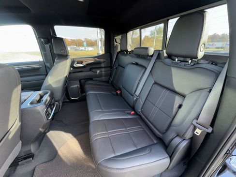 Used 2024 Chevrolet Silverado 1500 High Country w/ Technology Package image 23