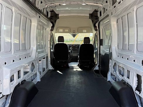 Used 2022 Ford Transit 250 148 High Roof AWD image 11