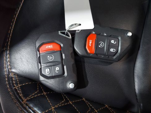 Used 2022 Jeep Gladiator Overland image 19