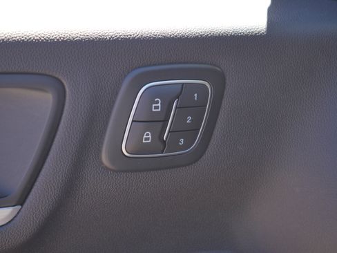 Certified 2025 Ford Escape Platinum AWD/4WD image 34
