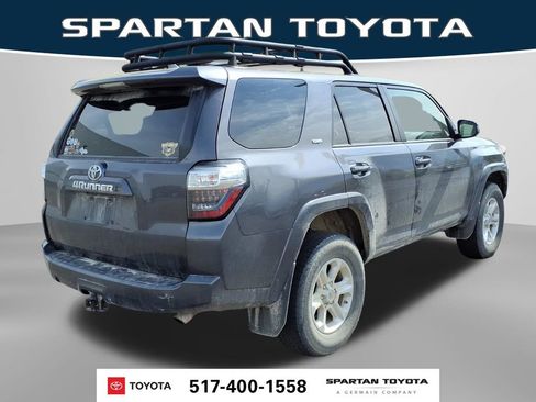 Used 2022 Toyota 4Runner SR5 AWD/4WD image 7