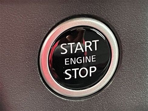 Used 2023 Nissan Rogue S image 22