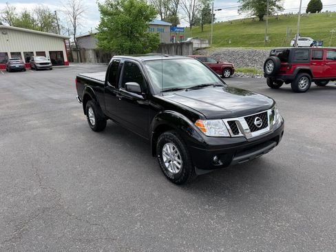 Used 2014 Nissan Frontier SV w/ SV Value Truck Package image 7