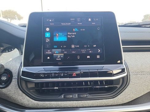 New 2026 Jeep Compass Latitude image 11