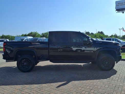 Used 2025 Chevrolet Silverado 2500 ZR2 w/ Technology Package AWD/4WD image 4