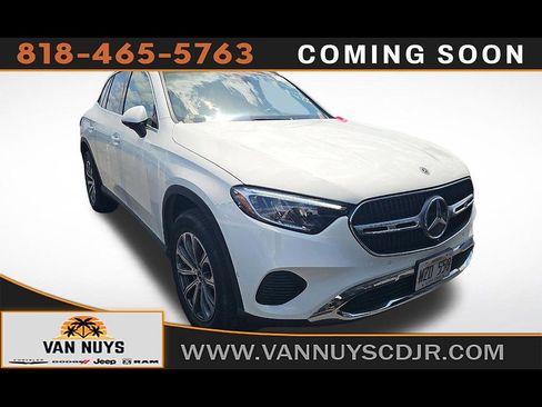 Used 2024 Mercedes-Benz GLC 300 image 1