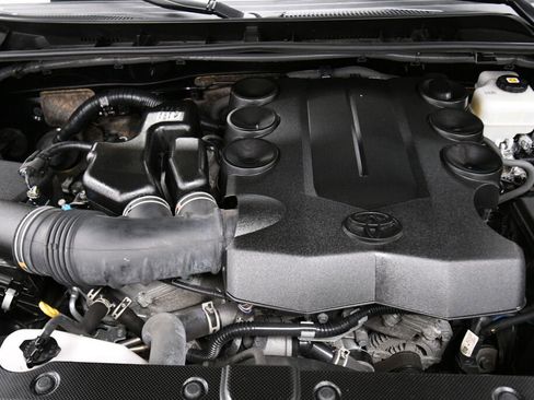 Certified 2023 Toyota 4Runner TRD Off-Road Premium image 35