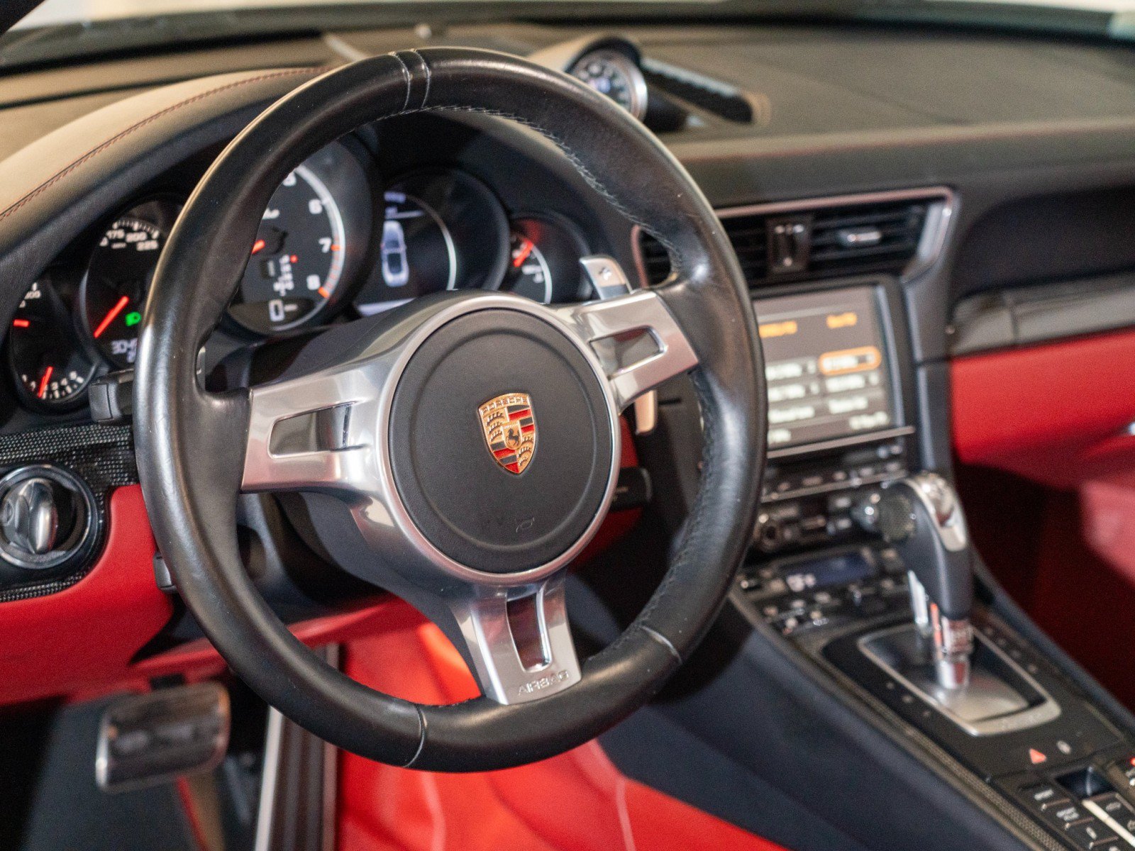 Certified 2015 Porsche 911 4 Cabriolet AWD/4WD image 15