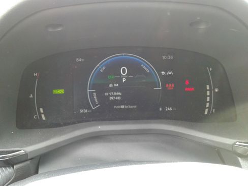 Used 2025 Toyota Camry SE w/ Convenience Package image 20