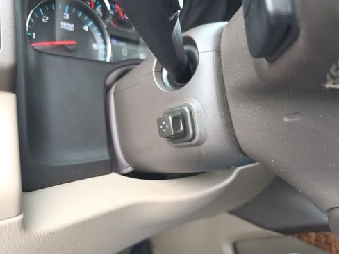 Used 2017 Chevrolet Suburban Premier AWD/4WD image 25