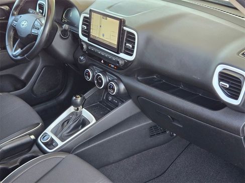 Used 2023 Hyundai Venue Limited image 24