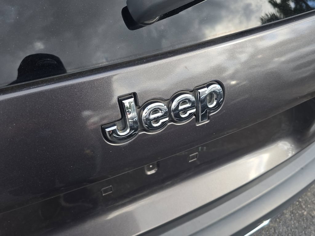 Used 2019 Jeep Cherokee Limited FWD image 7