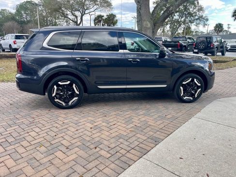 Used 2025 Kia Telluride S image 7