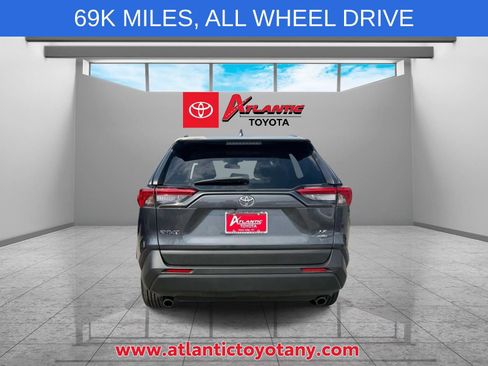 Used 2020 Toyota RAV4 LE w/ Carpet Mat Package AWD/4WD image 7