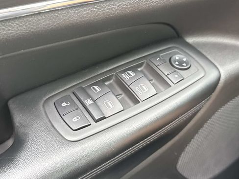 Used 2020 Jeep Grand Cherokee Limited AWD/4WD image 23