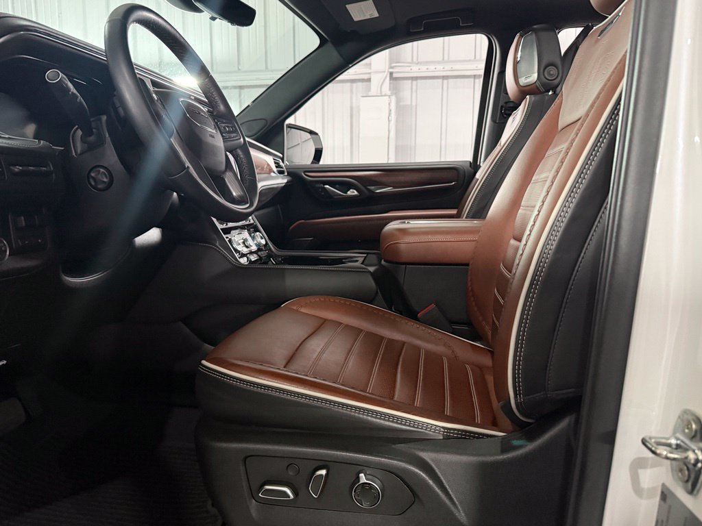 Used 2023 GMC Yukon Denali Ultimate AWD/4WD image 18