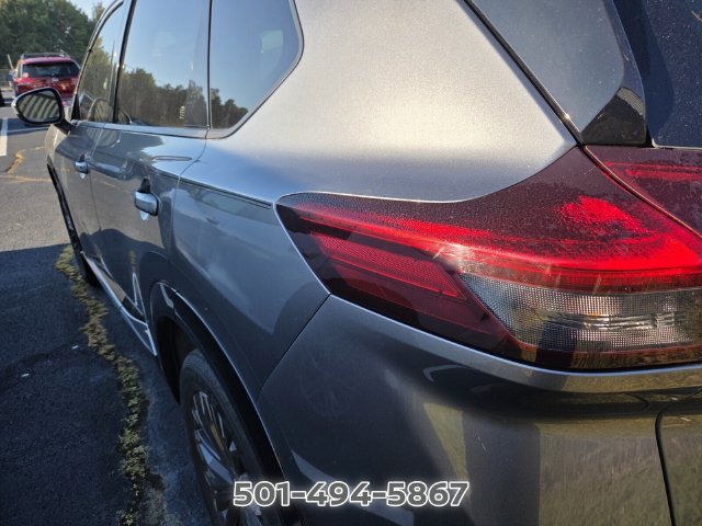 Used 2024 Nissan Rogue Platinum w/ Platinum Premium Package FWD image 8