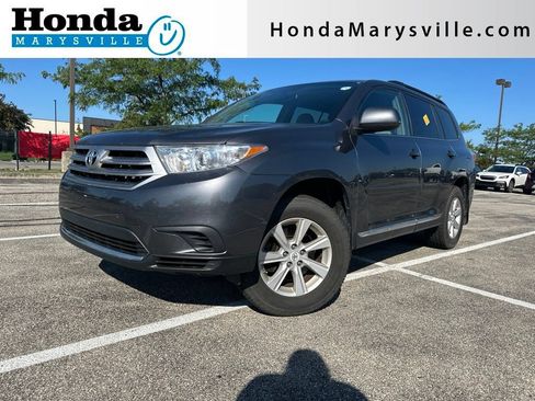 Used 2011 Toyota Highlander 2WD w/ Cold Weather Pkg image 1