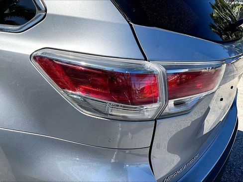 Used 2014 Toyota Highlander XLE image 23