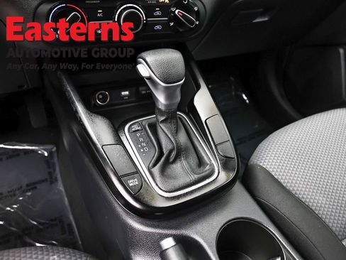 Used 2025 Kia Soul LX w/ LX Technology Package FWD image 13