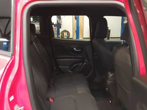 Used 2022 Jeep Renegade Altitude w/ Convenience Group AWD/4WD image 35