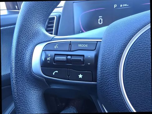 Used 2024 Kia Sportage LX image 20