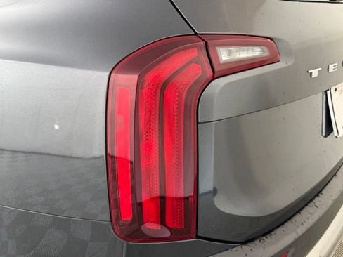 Used 2020 Kia Telluride S FWD image 9