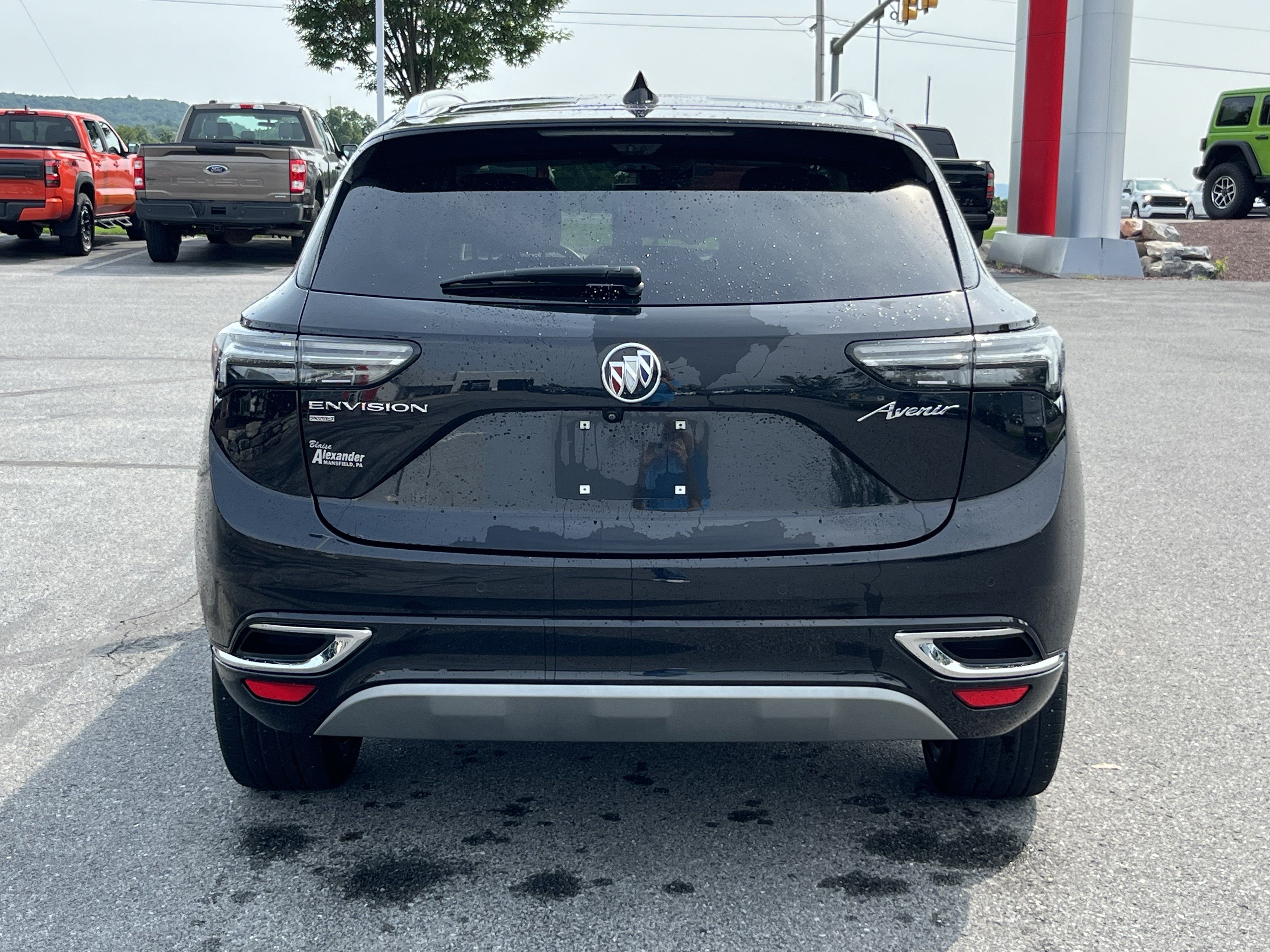 Used 2023 Buick Envision Avenir AWD/4WD image 6