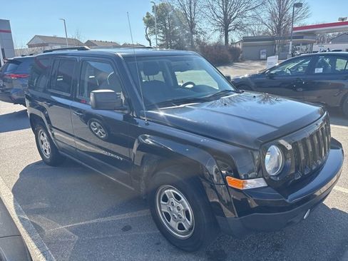 Used 2016 Jeep Patriot Sport w/ Power Value Group image 2