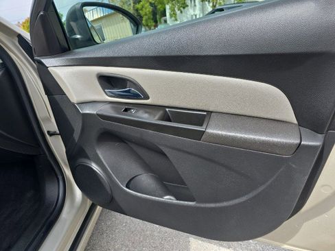 Used 2014 Chevrolet Cruze LS image 37