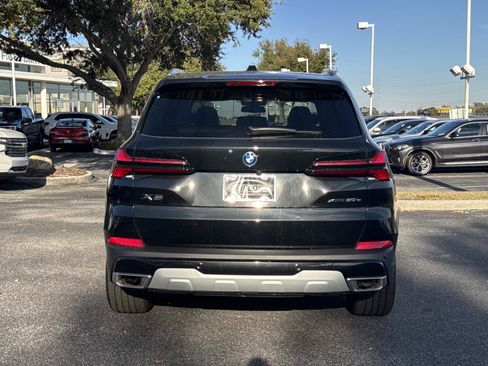Used 2025 BMW X5 xDrive50e w/ Parking Assistance Package image 5