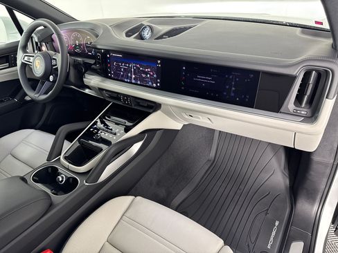 Certified 2026 Porsche Cayenne Coupe AWD/4WD image 31