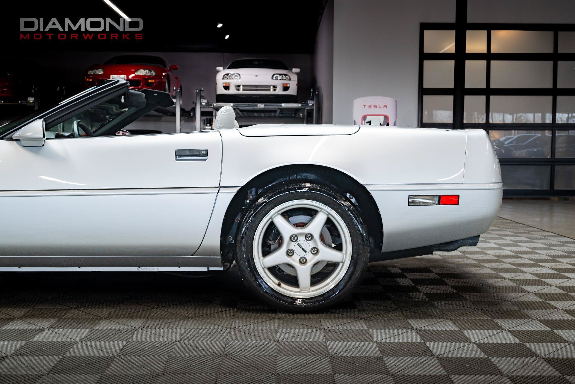 Used 1996 Chevrolet Corvette Convertible RWD image 9