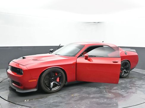 Used 2016 Dodge Challenger SRT Hellcat image 73