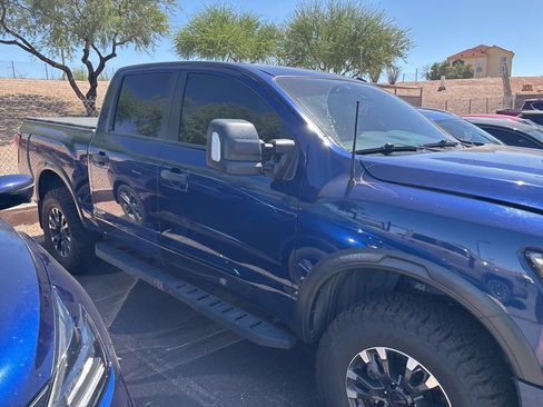 Used 2021 Nissan Titan PRO-4X w/ Pro-4x Convenience Package AWD/4WD image 4