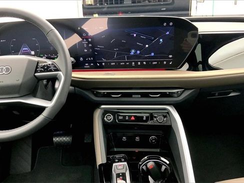 New 2025 Audi Q5 2.0T Premium Plus image 8