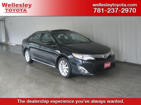 Used 2012 Toyota Camry XLE image 1