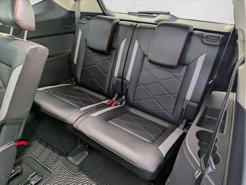 Used 2024 Volkswagen Atlas Peak Edition SE AWD/4WD image 21