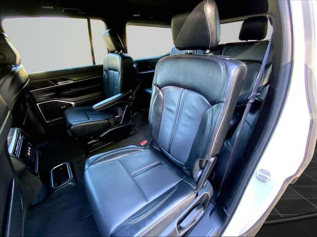Used 2024 Jeep Wagoneer Series II AWD/4WD image 31