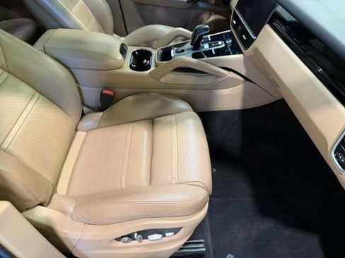 Used 2019 Porsche Cayenne image 28