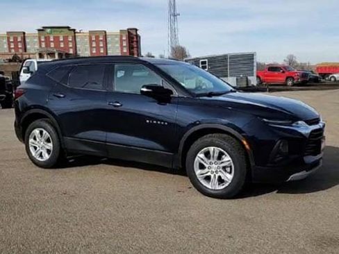 Used 2020 Chevrolet Blazer LT image 2