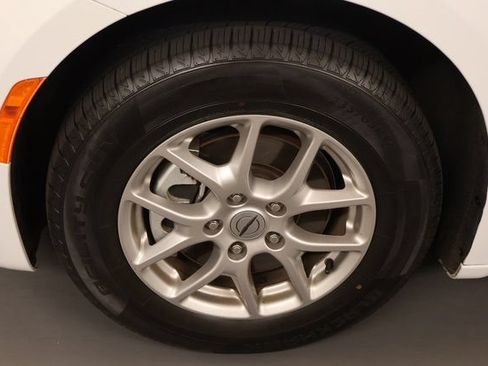 Used 2025 Chrysler Pacifica Select FWD image 7
