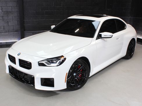 Used 2024 BMW M2 w/ Lighting Package image 5