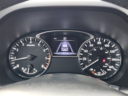 Used 2018 Nissan Pathfinder Platinum image 11