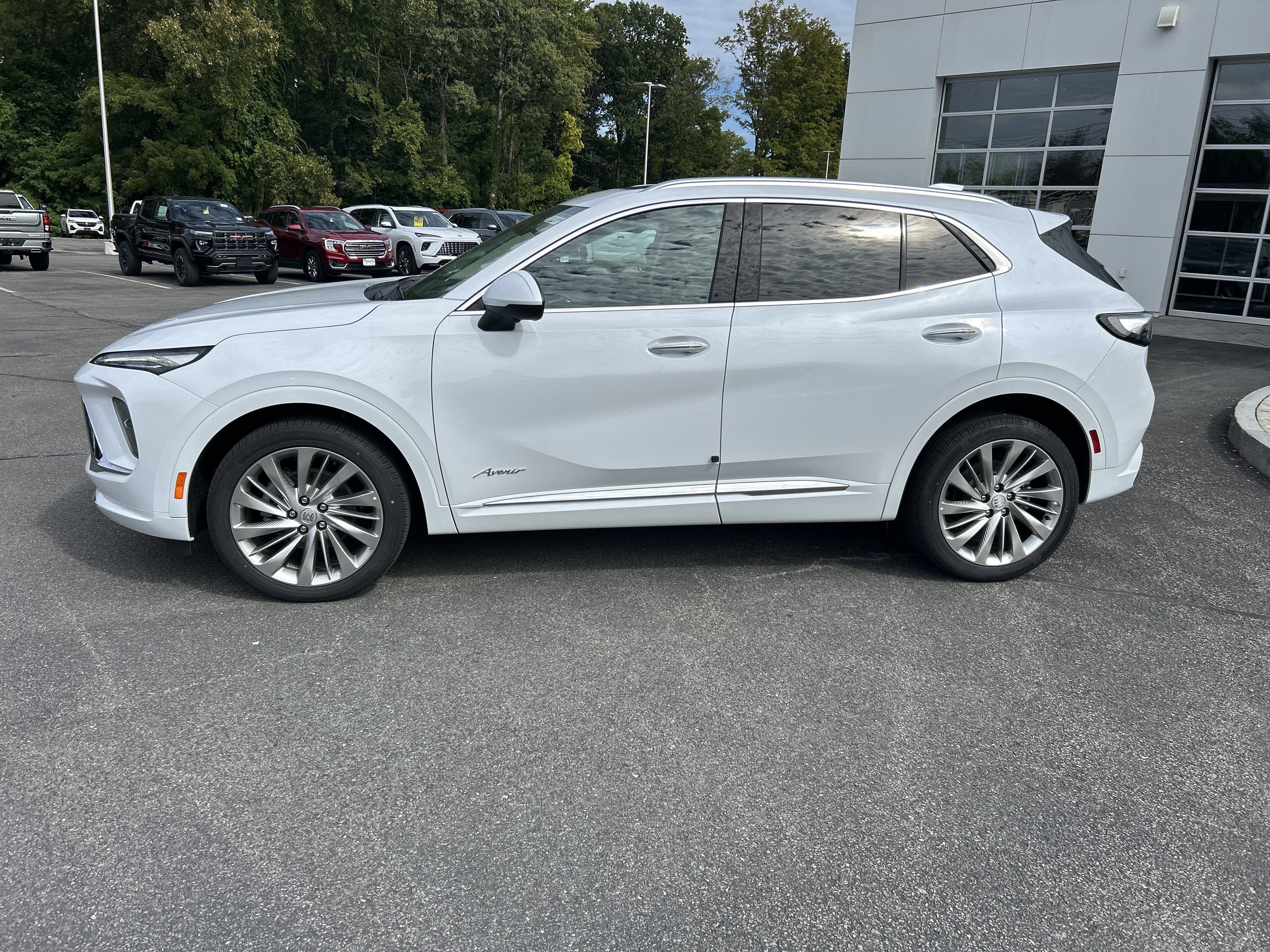 New 2026 Buick Envision Avenir AWD/4WD image 2