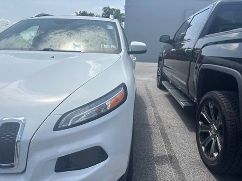 Used 2016 Jeep Cherokee Limited AWD/4WD image 7