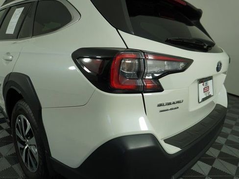 Certified 2025 Subaru Outback Premium w/ Popular Package #1A image 12