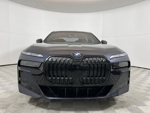 Used 2024 BMW 760i xDrive w/ Executive Package image 2
