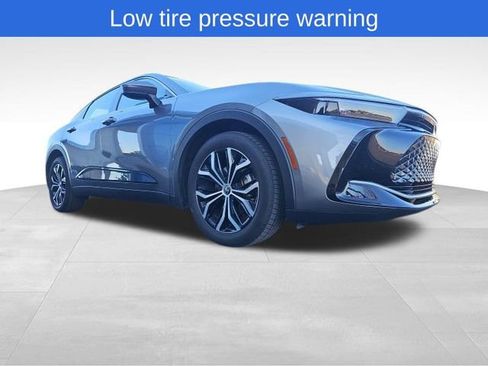 Used 2025 Toyota Crown XLE image 7